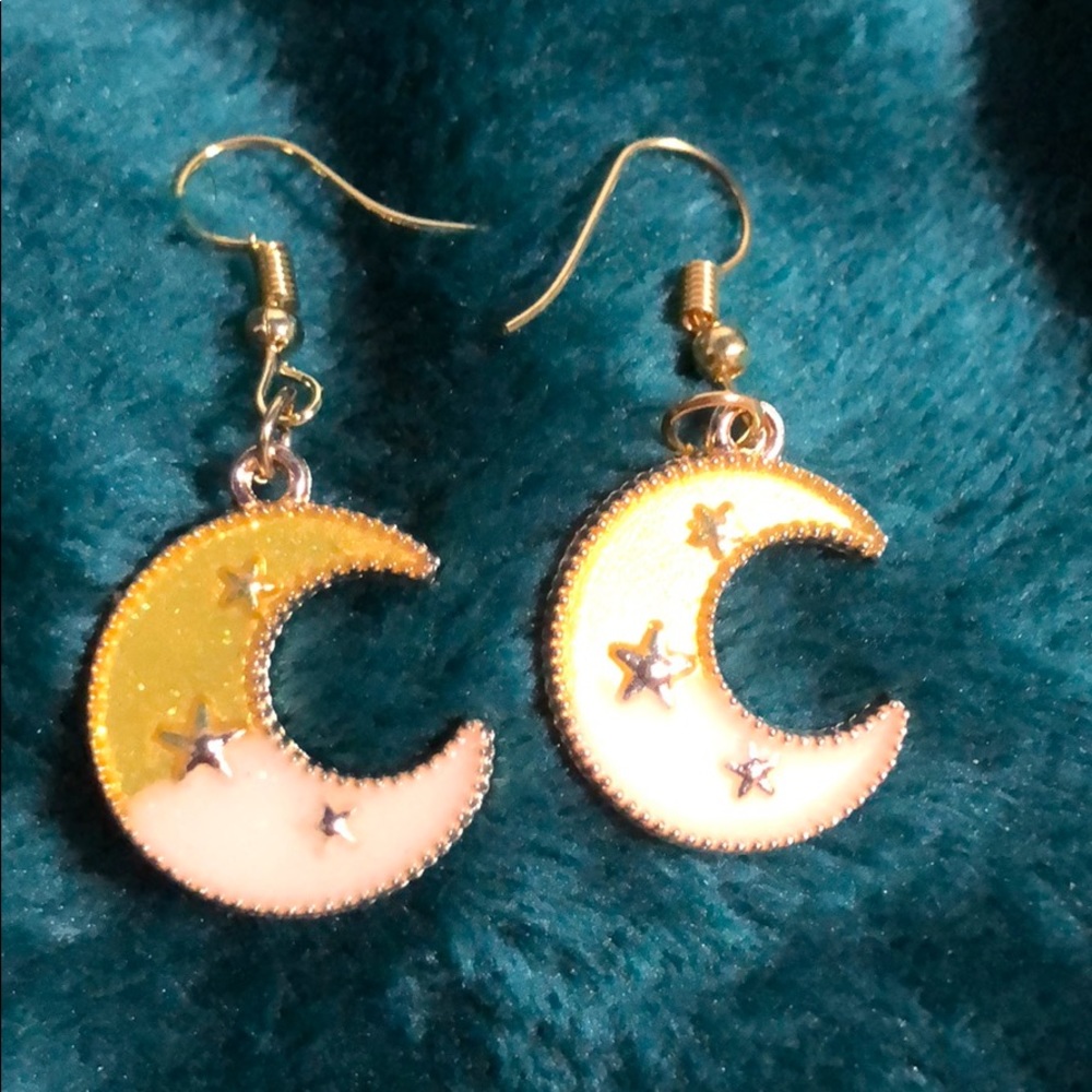 MOON Earrings🌙🤑 - Picture 1 of 3